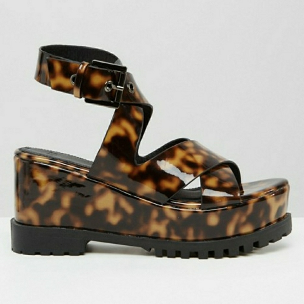 ISO ASOS Tallen Collection